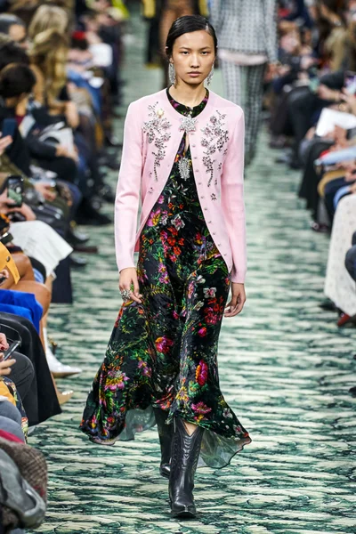 Look 7